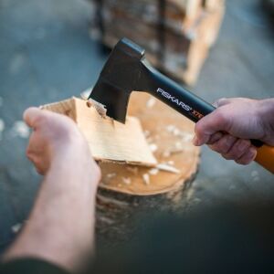 Fiskars X7 Parçalama Baltası (XSharp Bileme Aparatı Hediyeli)
