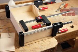 Bessey UK16 Geniş Yüzeyli Universal İşkence (İç Dış)